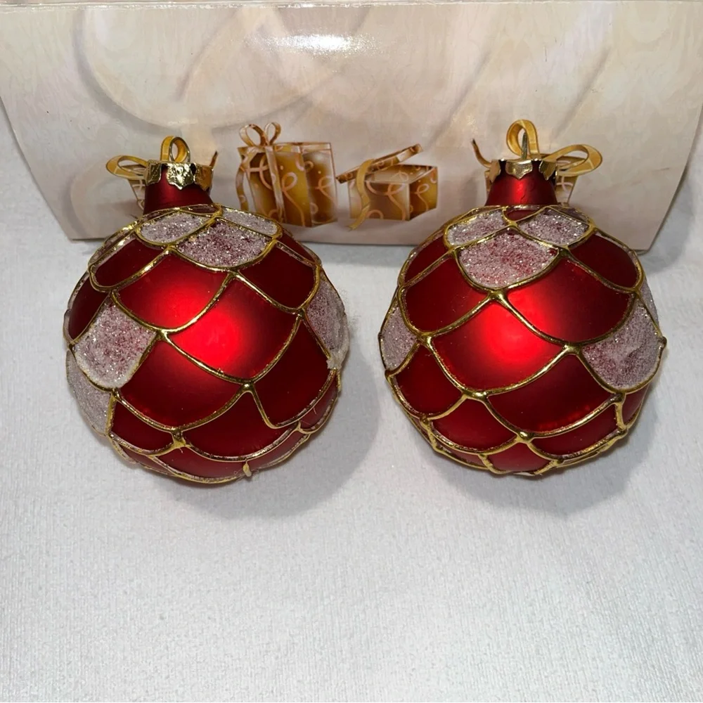 Vintage Red & sparkling Holiday Ornaments Set - Picture 10 of 15